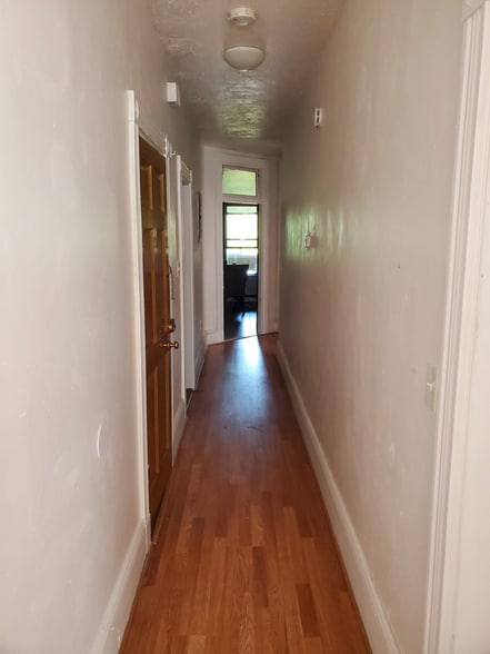 Building Photo - 94 Calumet St