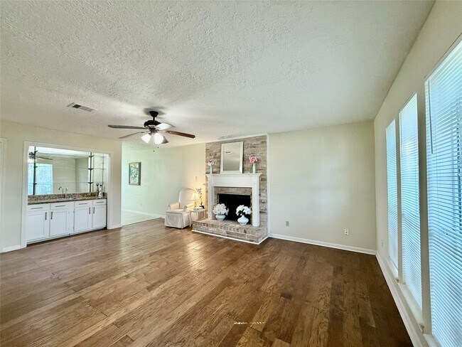 Building Photo - 10718 Nobility Dr