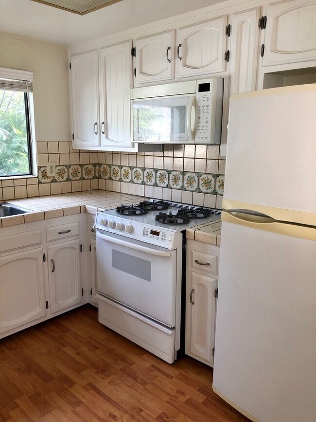 Building Photo - Pierpont Beach Home