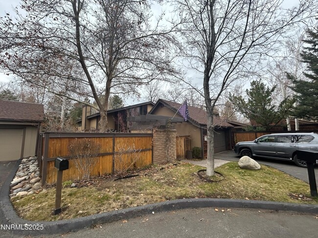 Building Photo - 655 E Riverview Cir