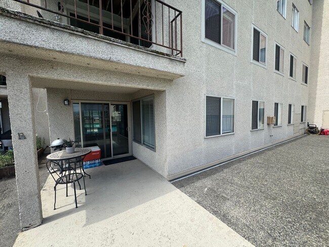 Building Photo - 9030 Seward Park Ave S