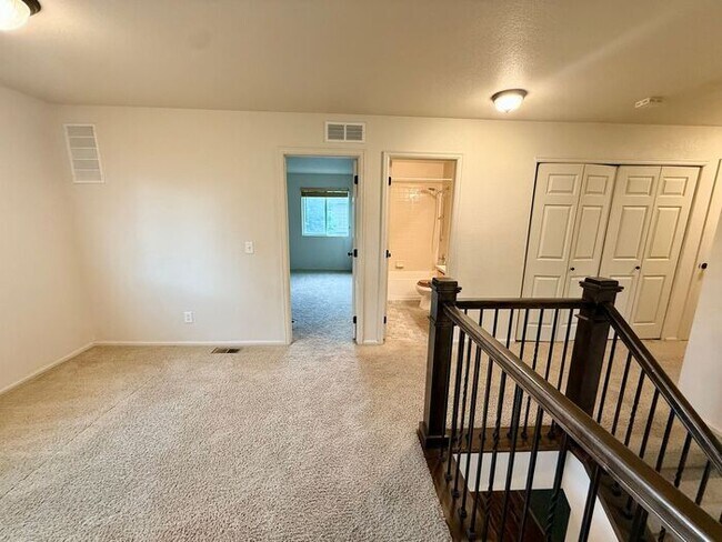 Building Photo - Stunning 4 bedroom/ 2.5 bath home with 2 car Attached Garage in Fort Collins, Colorado