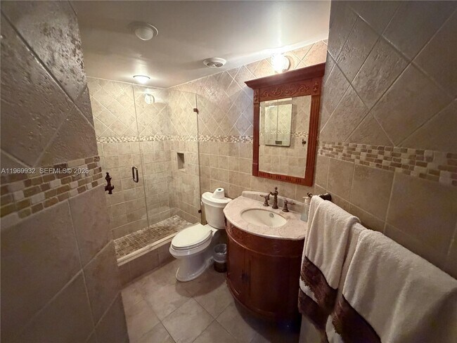 Building Photo - 710 N Ocean Blvd