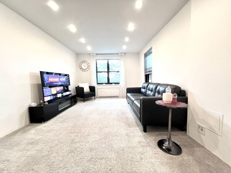 Building Photo - 73-03 Bell Boulevard, 5M