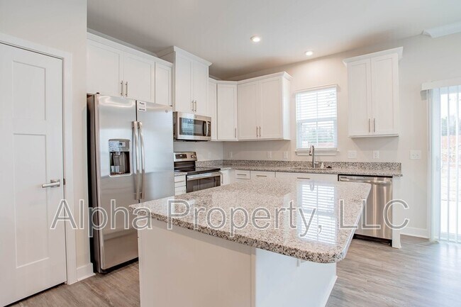 Building Photo - 215 Clearwood Dr