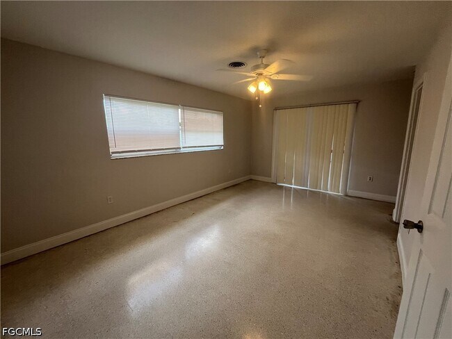 Building Photo - 2031 Maravilla Cir