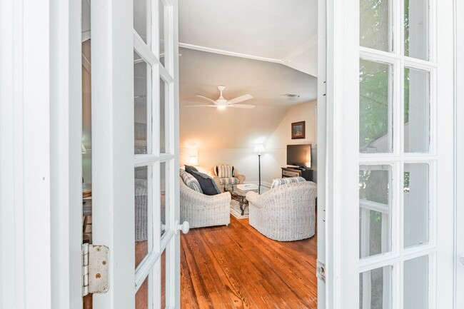 Building Photo - 326 Sumter St SE