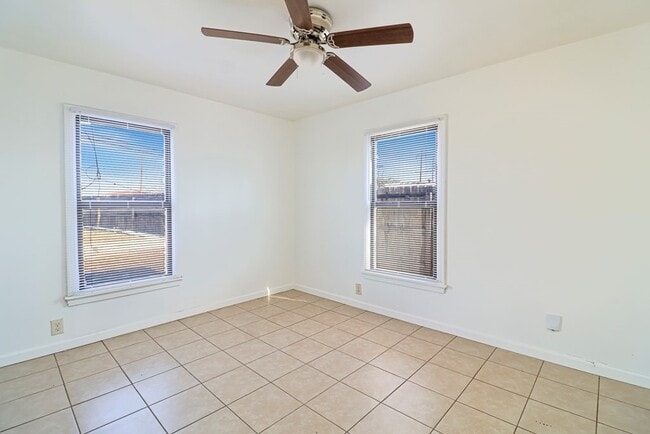 Building Photo - 1807 Doran Dr