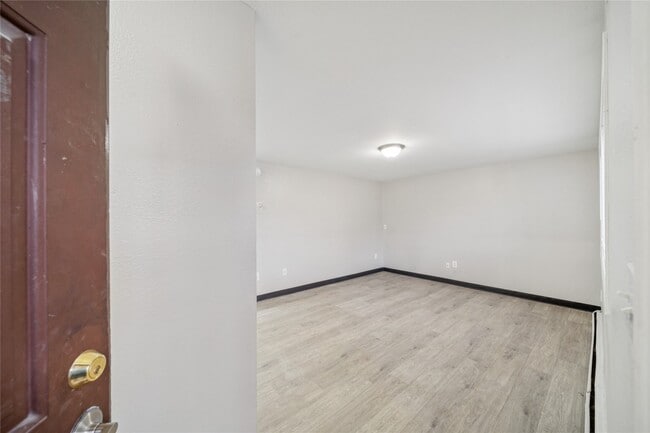 Building Photo - 12332 End St