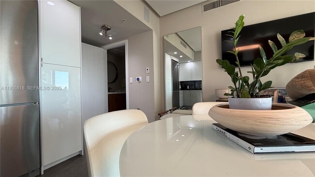 Building Photo - 92 SW 3rd St