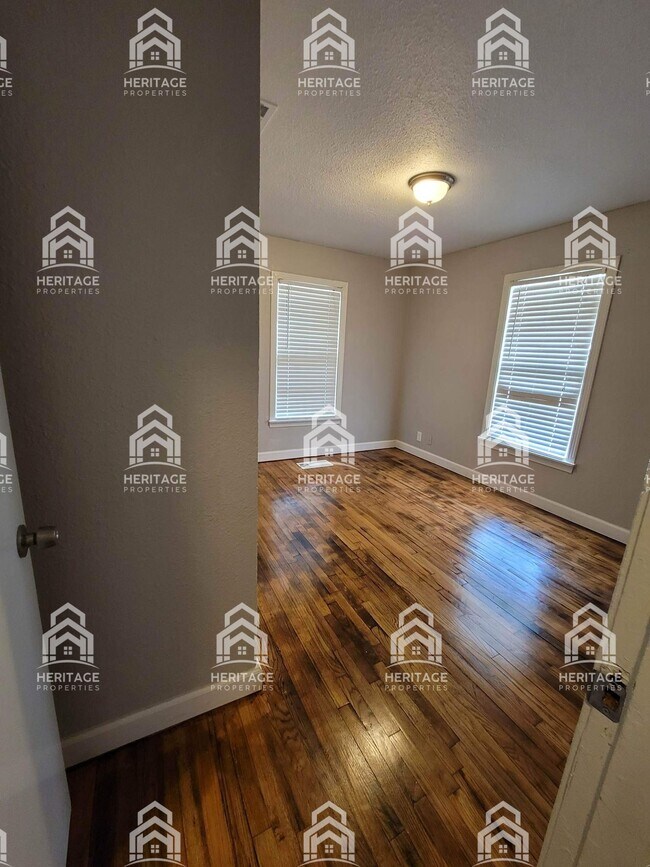 Building Photo - 2608 Wooddale Ave