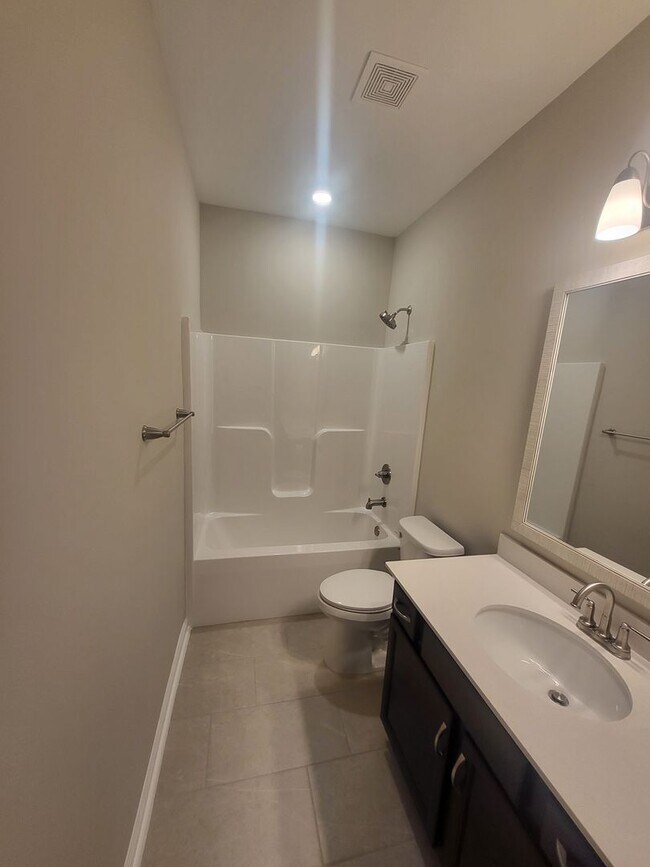 Building Photo - Beautiful New Build 3 Bedroom Home