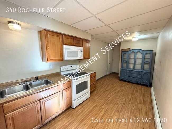 Primary Photo - 340 Rochelle St