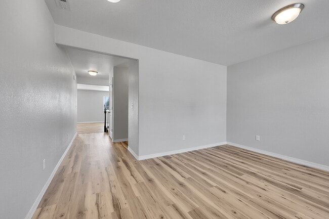 Building Photo - $2,595.00, 3 beds, 2.5 bath, Single Family...