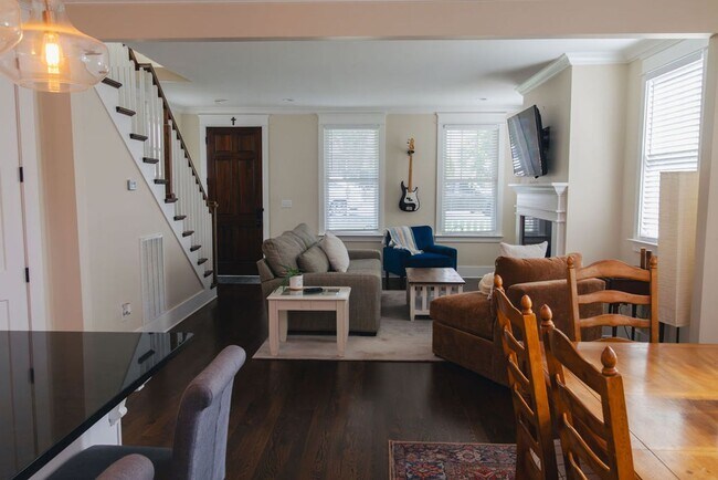 Building Photo - Beautiful 3 bedroom Home for Rent, middle of The Nations with a "4th"/bonus room