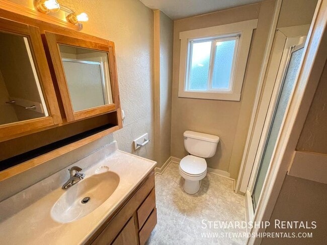 Building Photo - 1543 Ferry St