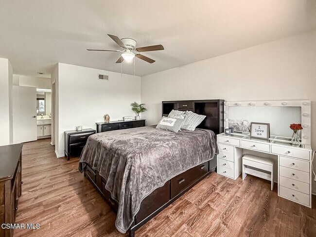 Building Photo - 560 Chapala Dr