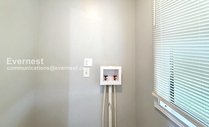 Building Photo - 1529 30th Street Ensley