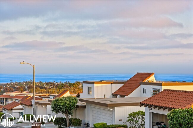 Building Photo - OCEAN VIEWS! Renovated 2 Bed, 2.5 Bath Townhome in San Clemente!
