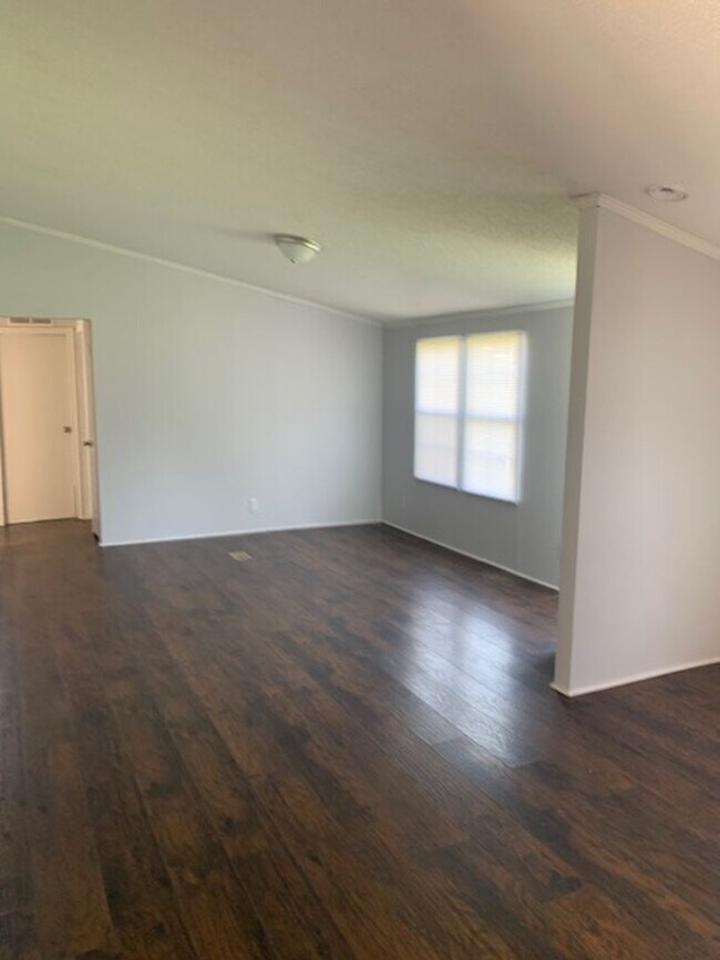 Building Photo - 259 Casual Dr