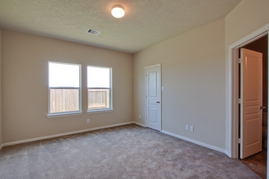 Images attached are of similar homes, not this one. This one will have white 42 inch cabinets. The home is currently still under construction and is scheduled to be completed by the middle of March. Seeking tenant who wants to move in during the month of March. Please contact agent for more info. - 17004 Arcata Avenue