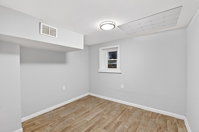 Building Photo - 83 Williams Ave