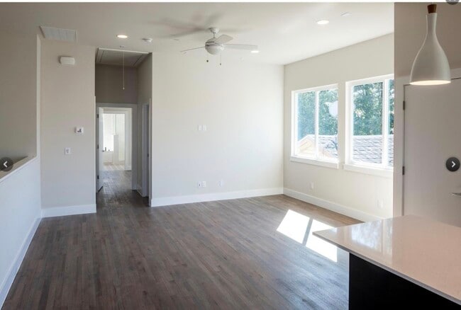 Building Photo - 5209 Nichols St