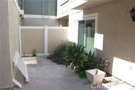 Building Photo - 980 Golden Springs Dr