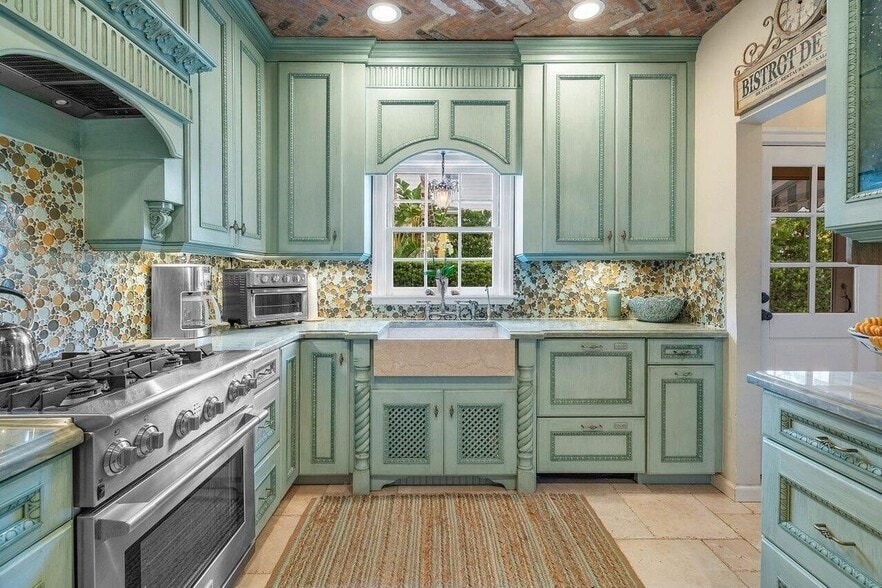 Primary Photo - 521 N Swinton Ave