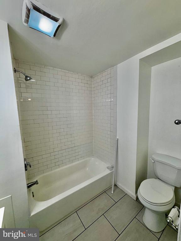 Building Photo - 2339 Belgrade St