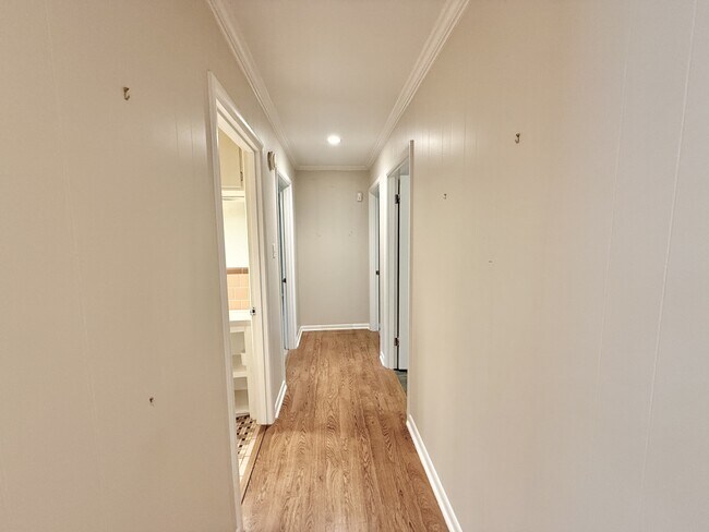 Building Photo - 102 Blueridge Pl