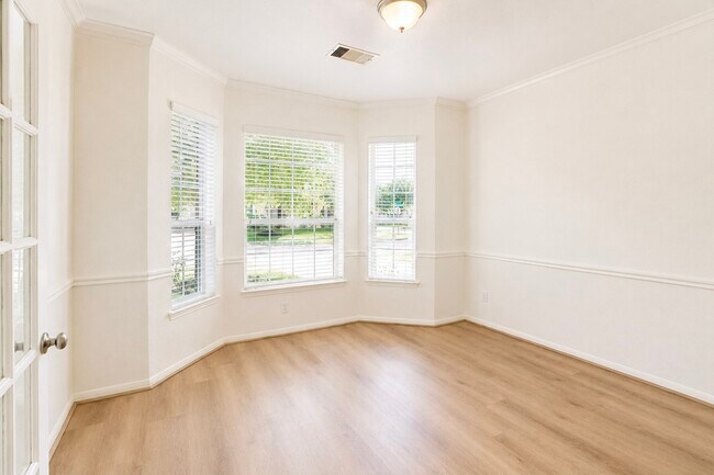Building Photo - 3303 Belmont River Ln