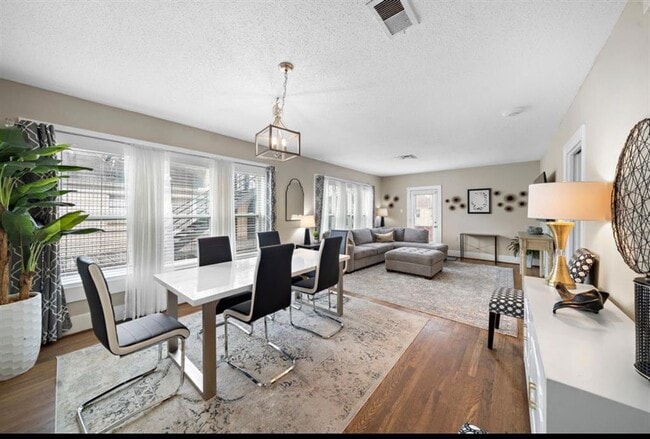 Building Photo - 1631 Castle Ct