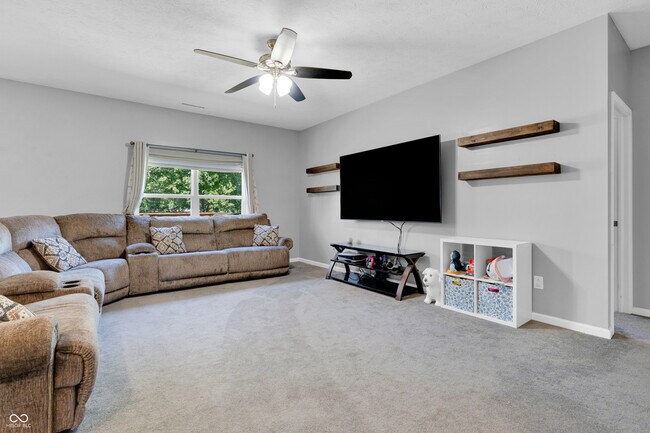 Building Photo - 70 Blue Lace Dr