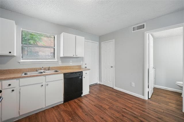 Building Photo - 3048 Tudor Ln