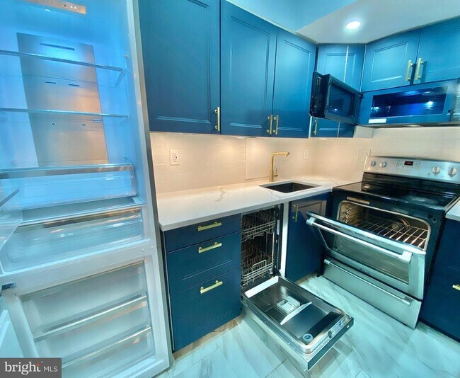 Building Photo - 3101 S Manchester St