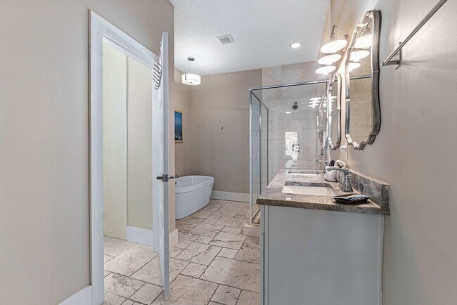 Building Photo - 76 Sanford St