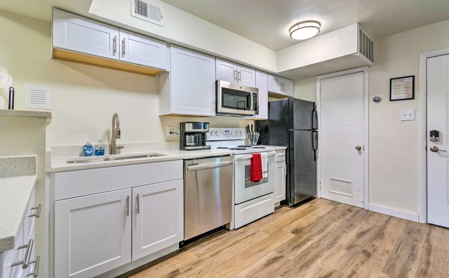 Building Photo - 4191 W 7th St