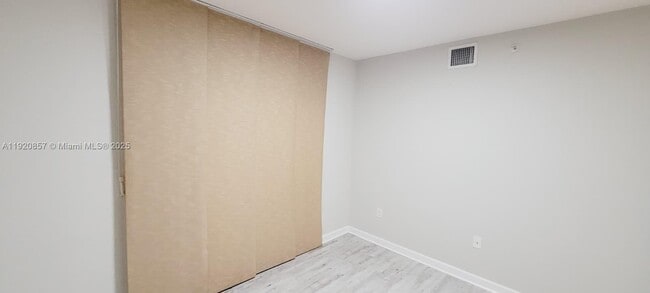 Building Photo - 471 NE 25th St