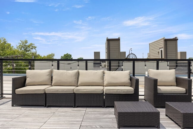 Building Photo - 12607 Larchmere Blvd