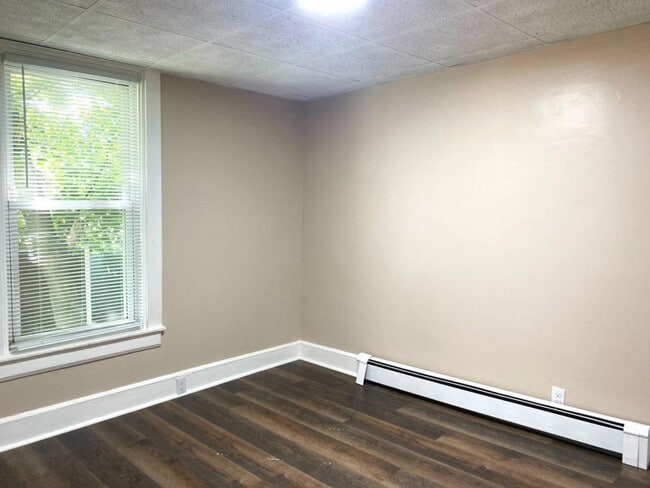 Building Photo - 27 Patterson St