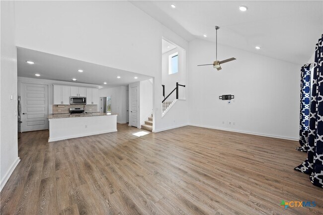Building Photo - 328 Peace Pipe Way
