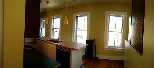 Building Photo - 26 Delle Ave