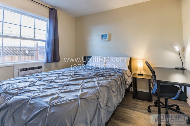 Building Photo - 4829 Castle Ave