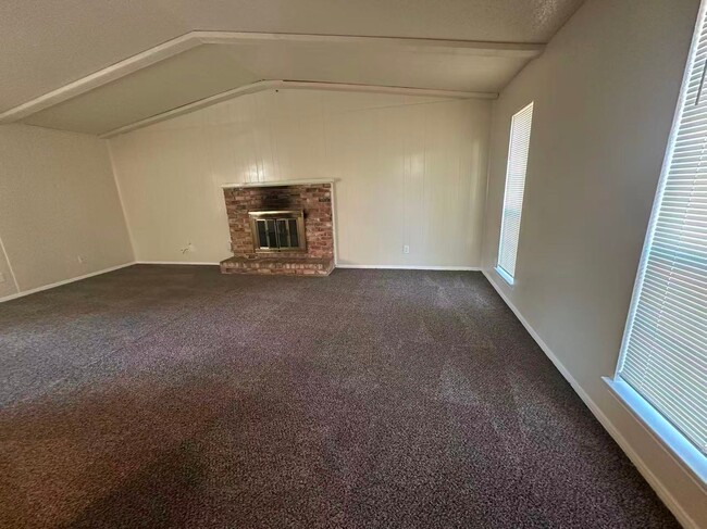 Building Photo - 3 Bedroom House in Garland