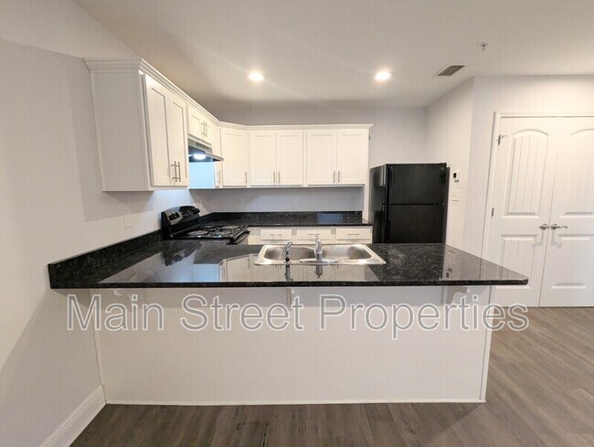 Building Photo - 313 N Navy Blvd