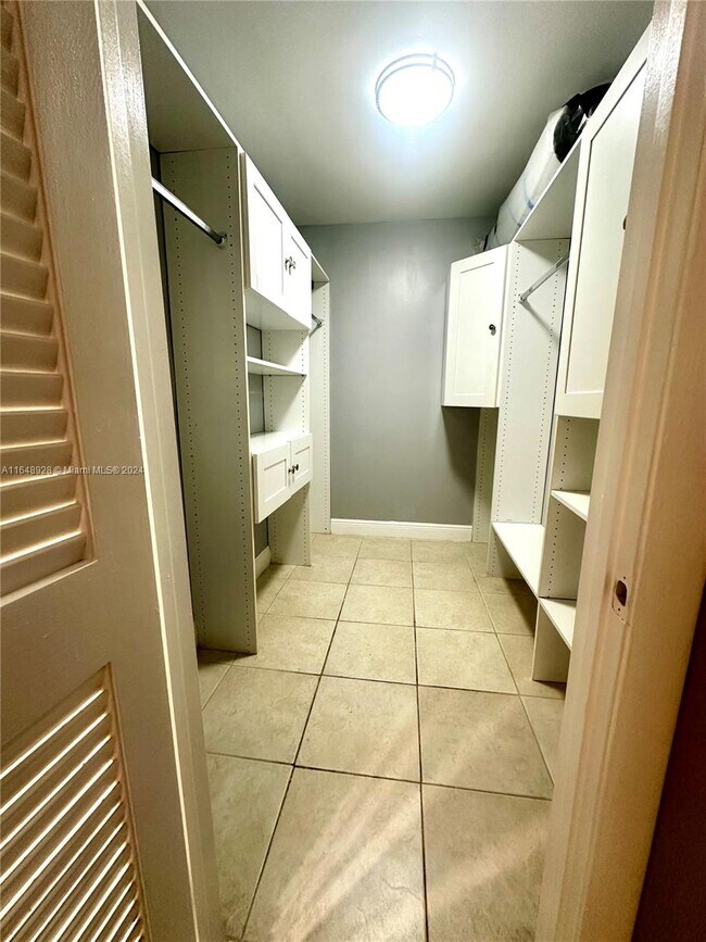Building Photo - 7060 Nova Dr