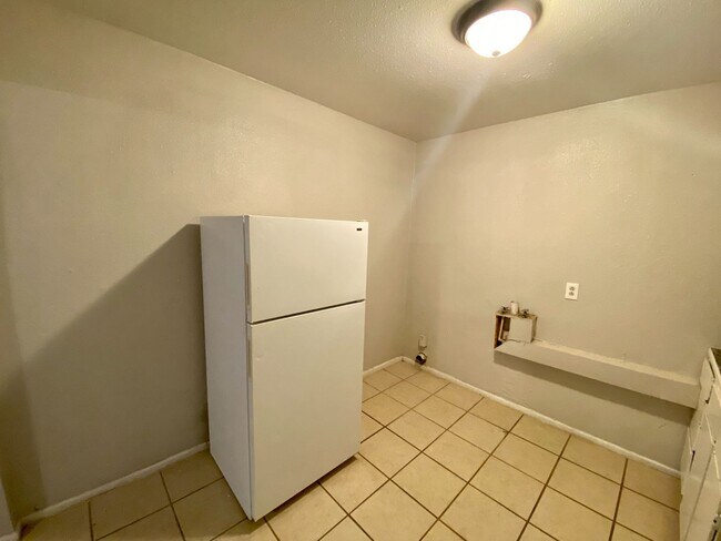 Building Photo - 4613 Belton Ave