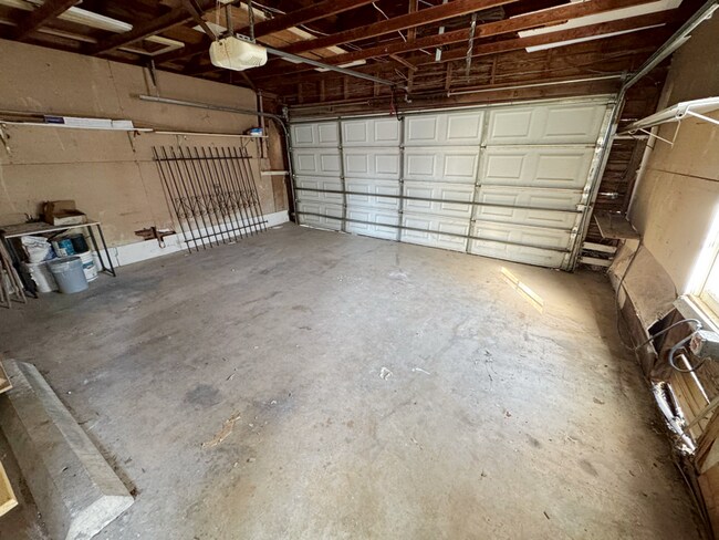 Building Photo - 739 E Highland Blvd