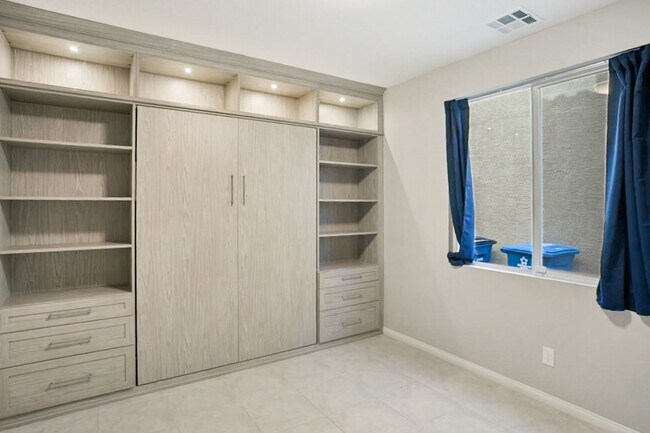 Building Photo - Beautiful 4 Bedroom Home In A Gated Skye Canyon Community